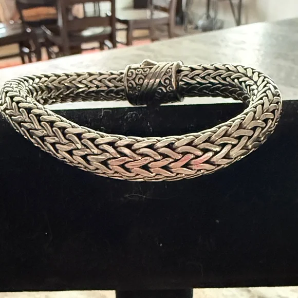 Elegant Sterling Silver and Gold Bracelet - Picture 2 of 2